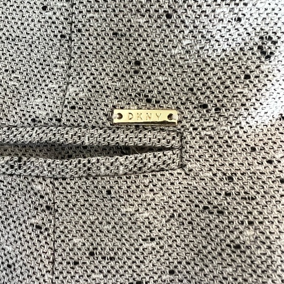 DKNY Blazer Womens Size M Tan Grey One Button Up Business Casual Chic - Picture 10 of 12